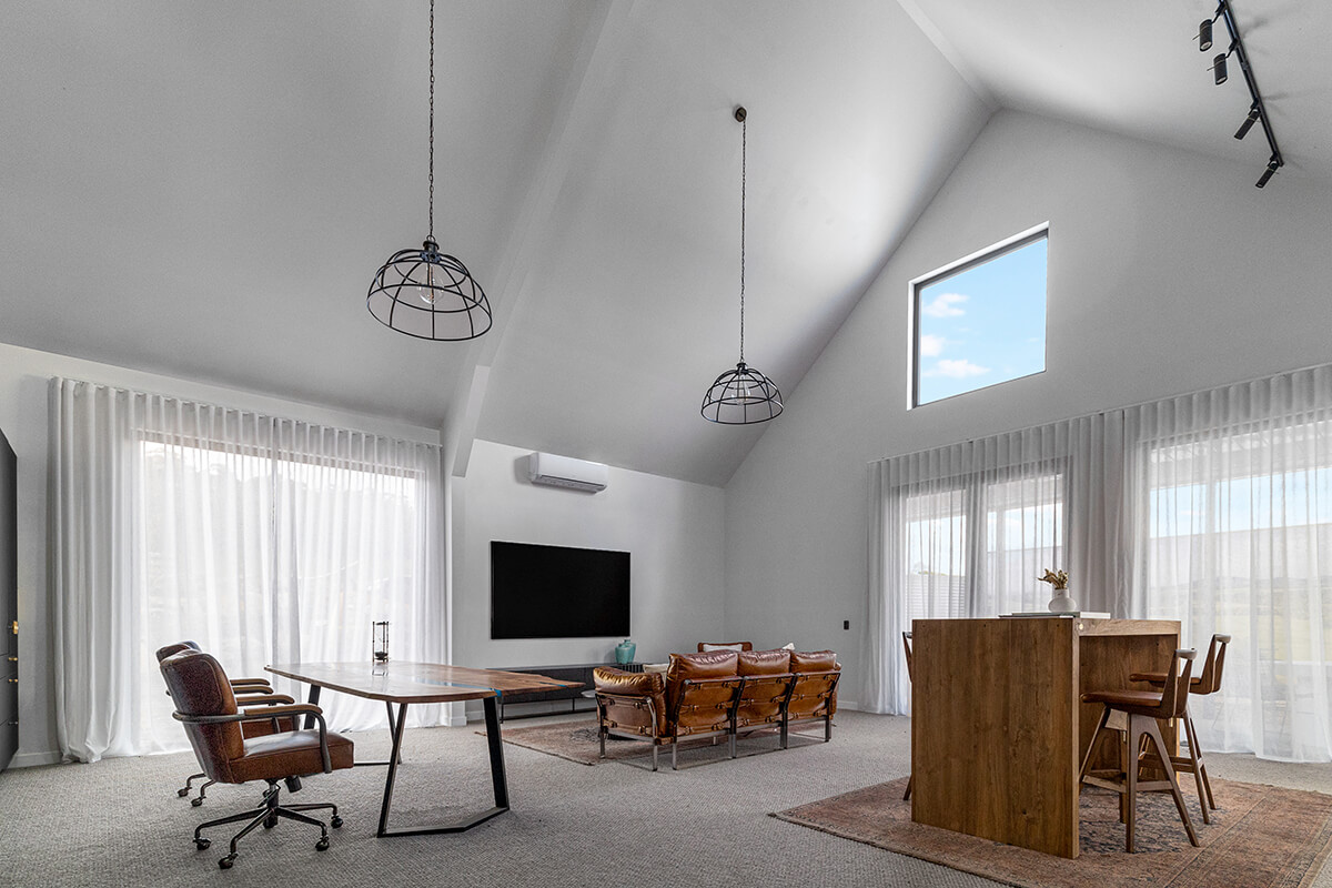 Why Hiring A Professional Custom Home Renovation Builder is Essential